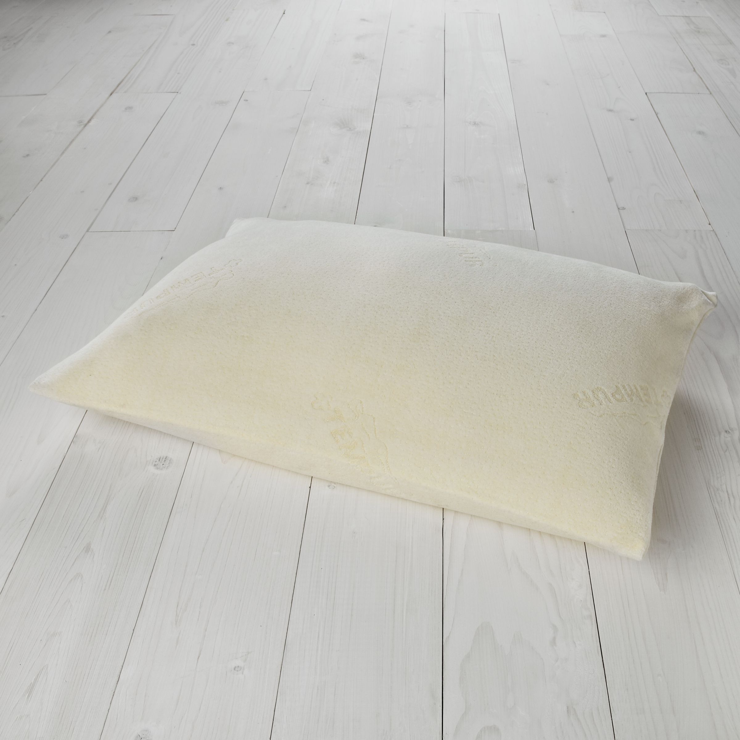 Traditional Standard Pillow 120246
