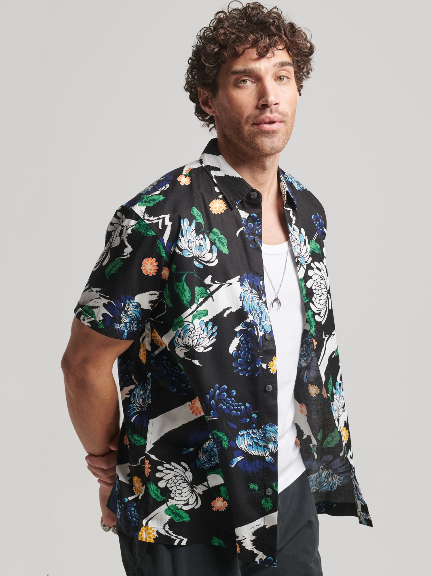 Saga Drastisk Anmeldelse Superdry Short Sleeve Hawaiian Shirt, Aya Black Floral at John Lewis &  Partners