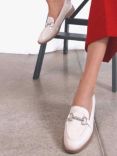 Moda in Pelle Franzie Loafers, Cameo