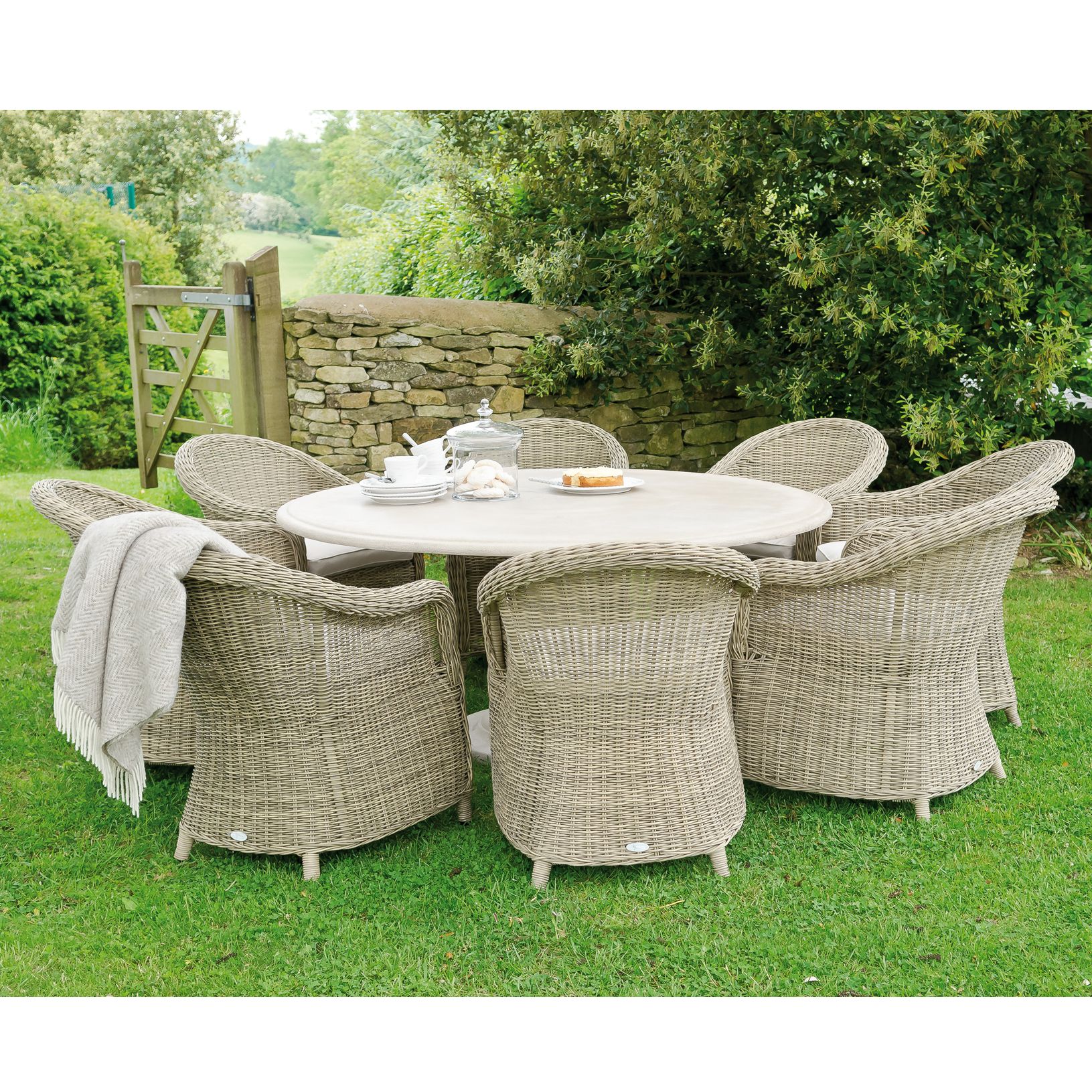 Neptune Portland Round 6 Seater Outdoor Dining Table