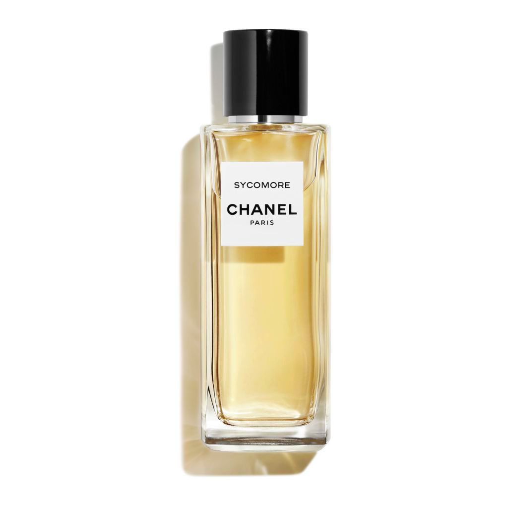CHANEL - Autumn with the LES EXCLUSIFS DE CHANEL fragrance collection. The  smoky vetiver, cedar and vanilla notes of SYCOMORE recall the grandeur of  the great outdoors. The spellbinding sandalwood, ylang-ylang and