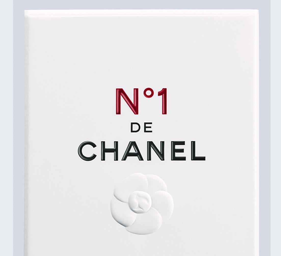 To limit environmental impact, the recyclable glass packaging used for N°1 DE CHANEL beauty products is printed with organic ink*