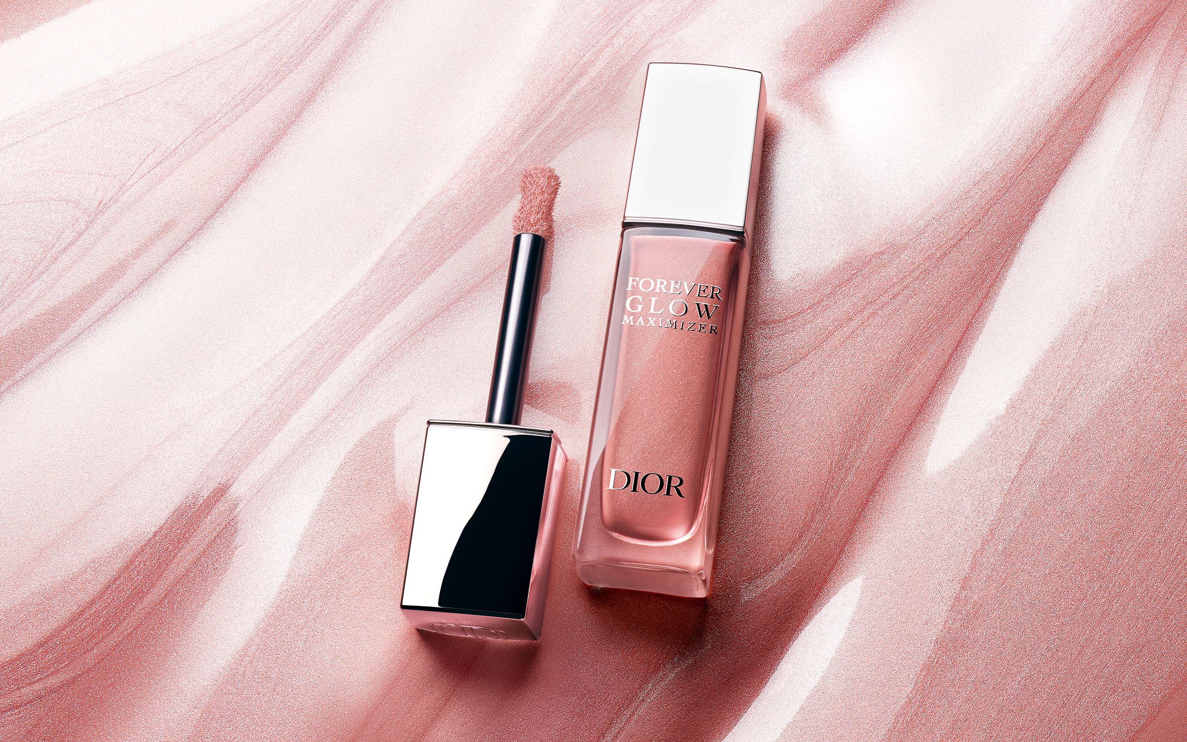 Image of DIOR Forever Glow Maximiser in pink