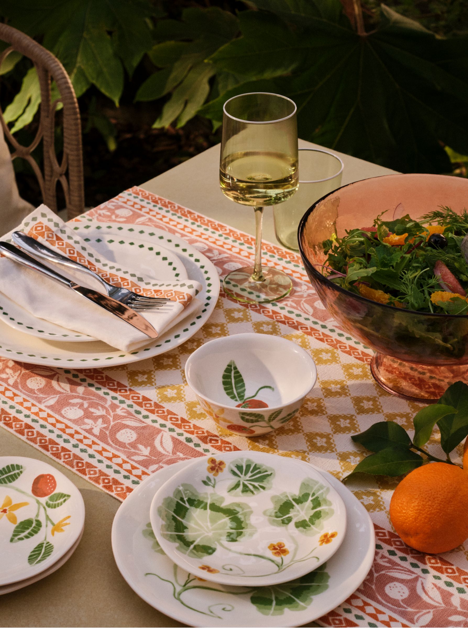 outdoor table styling