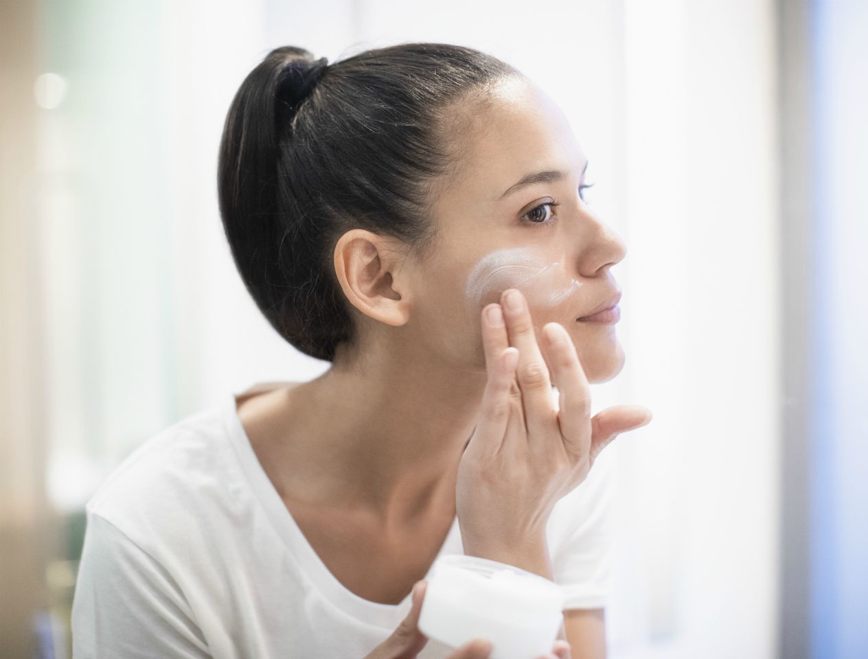 Oily skin? Try these expert skincare tips 