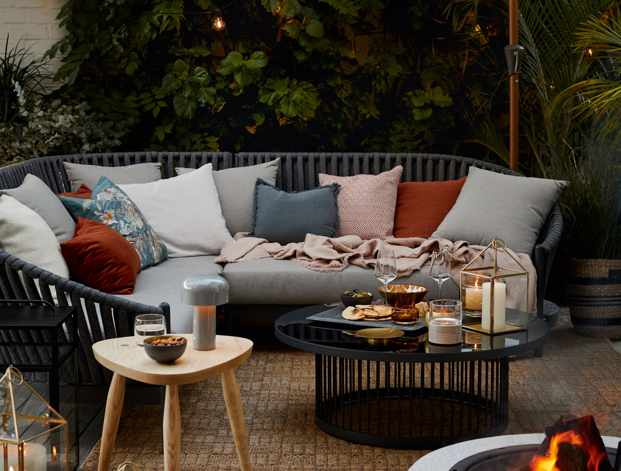 Stylish ideas for an evening get-together outdoors