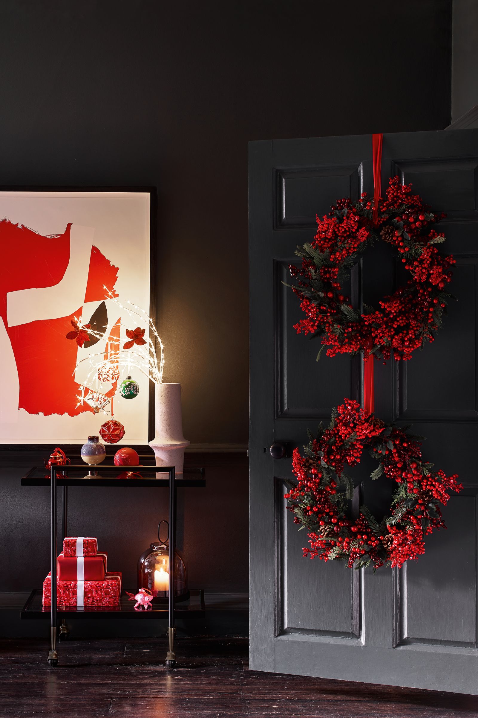 how to decorate with wreaths and garlands