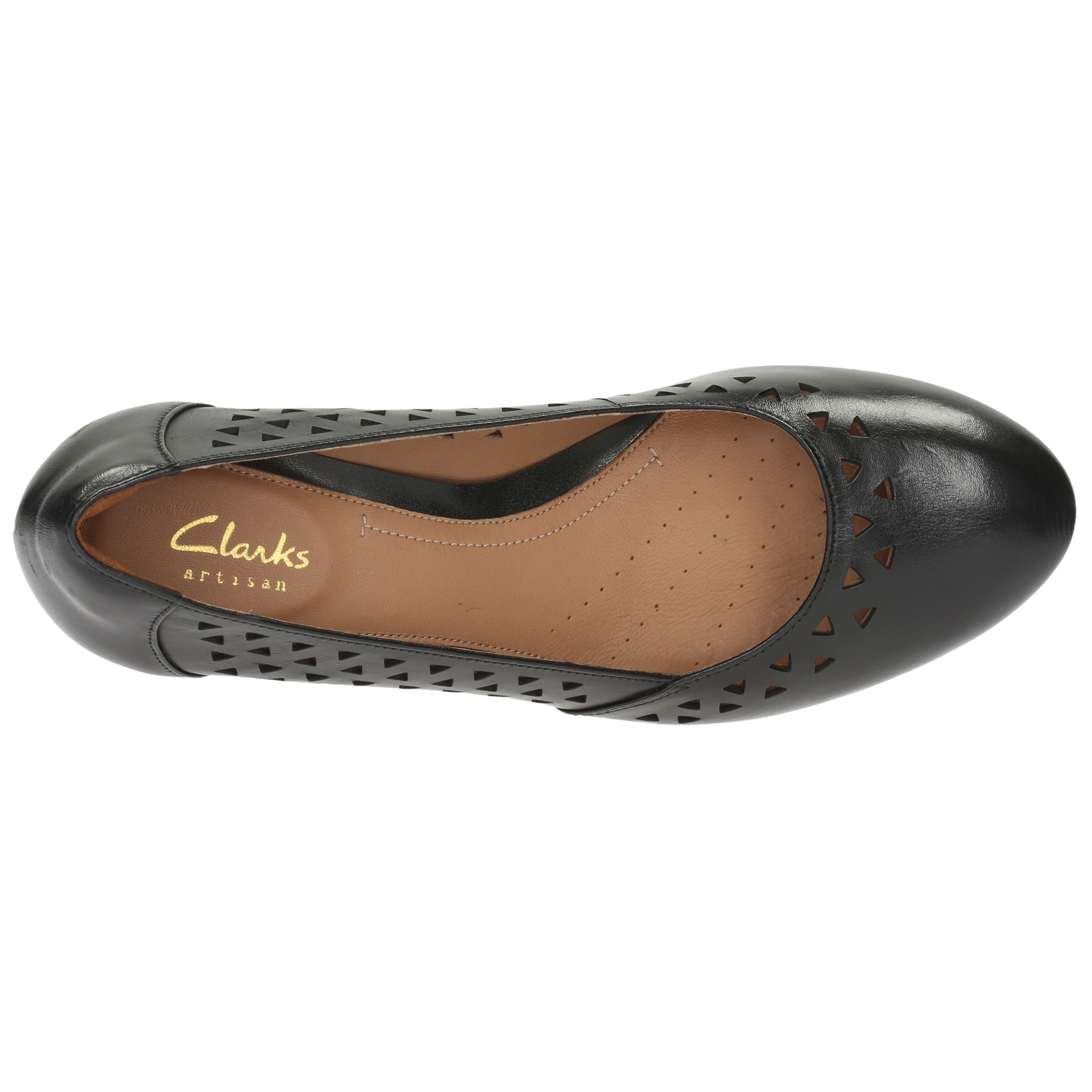 clarks shoes dallas