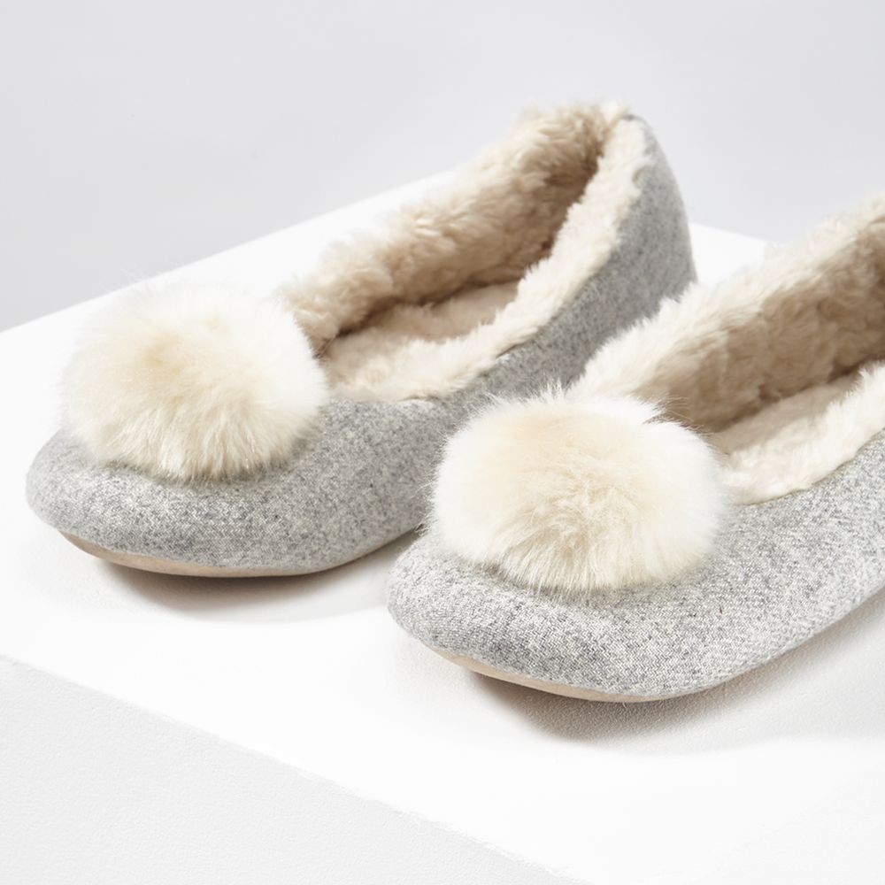 jigsaw pom pom slippers