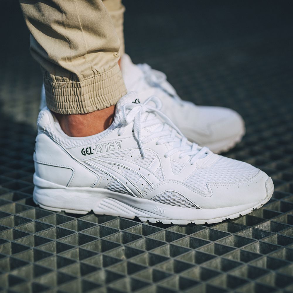 asics tiger gel lyte trainers