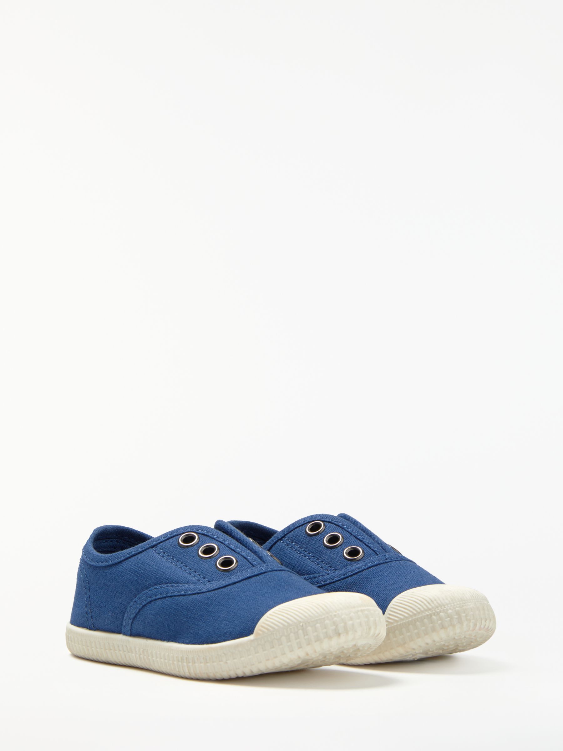 casual canvas shoes