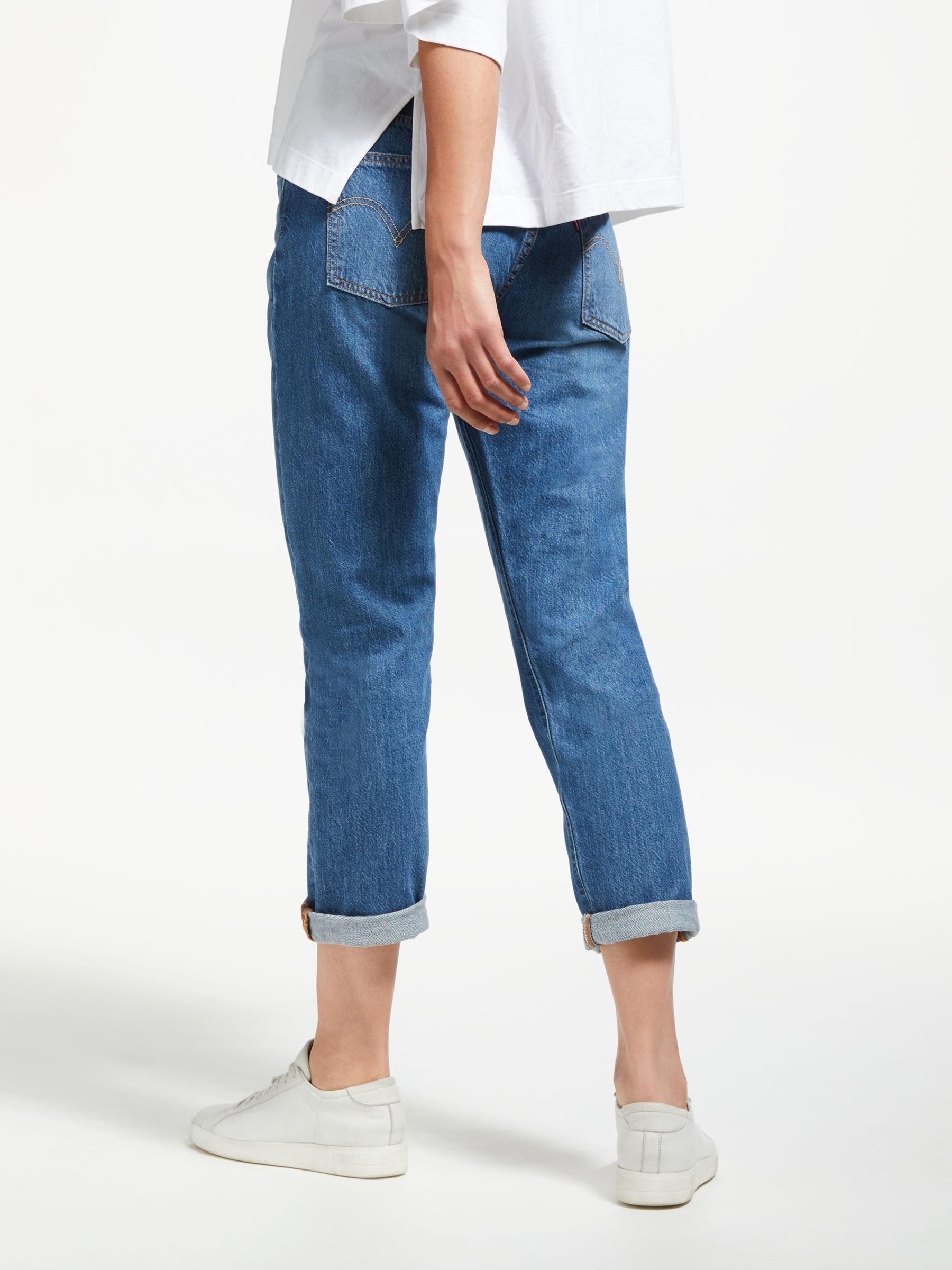 501 taper jeans just a girl