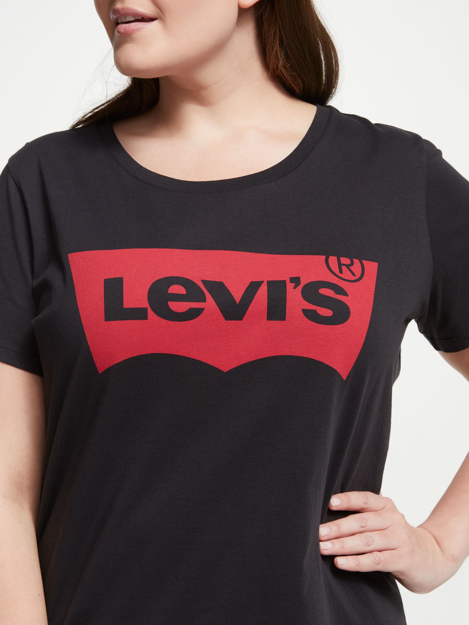 levis black logo t shirt