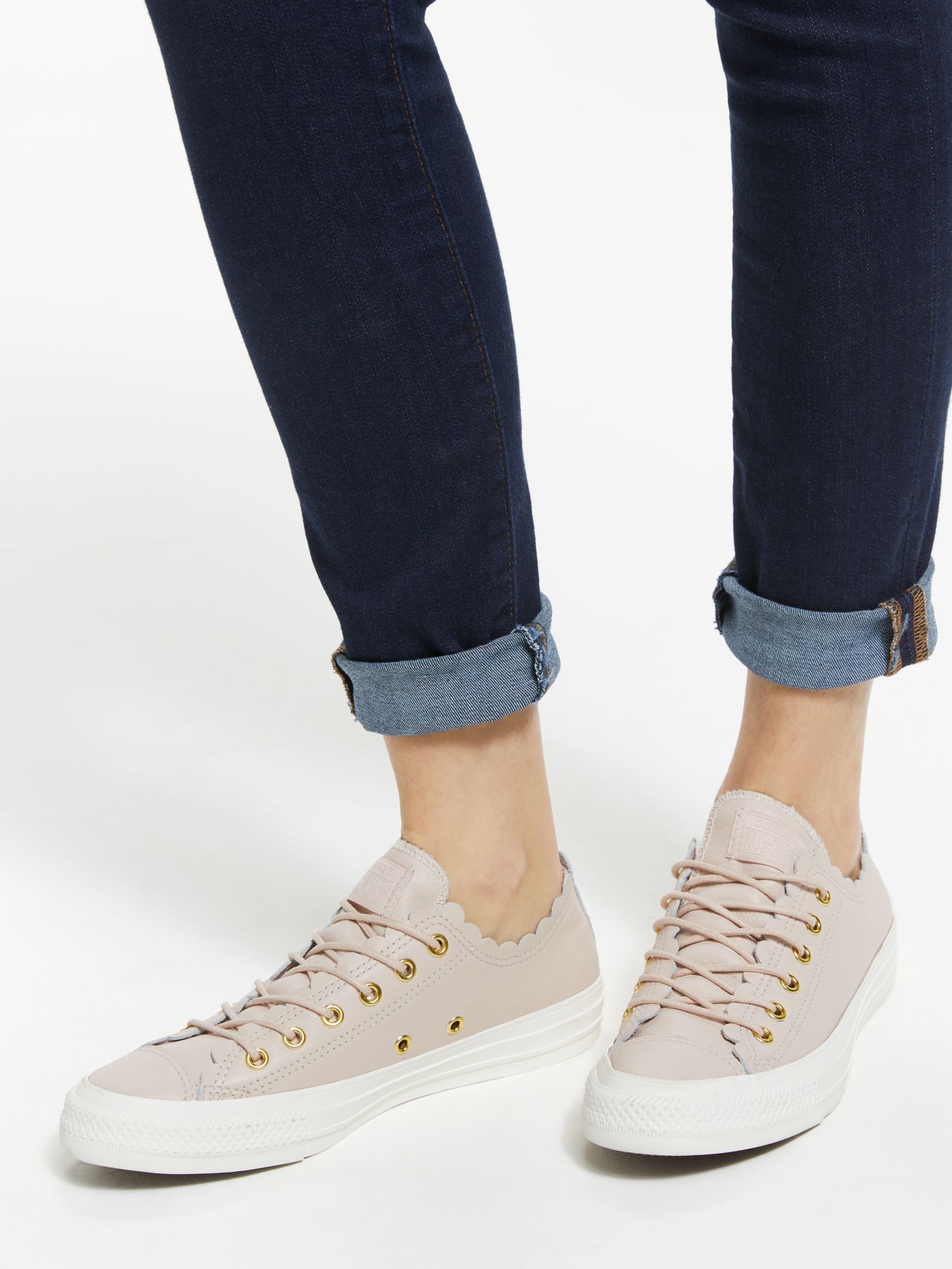 converse scallop low top