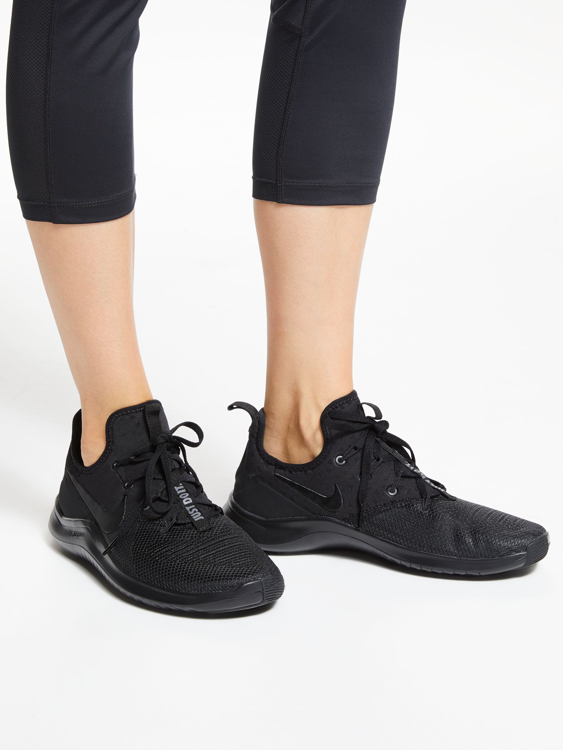 black nike training shoes womens