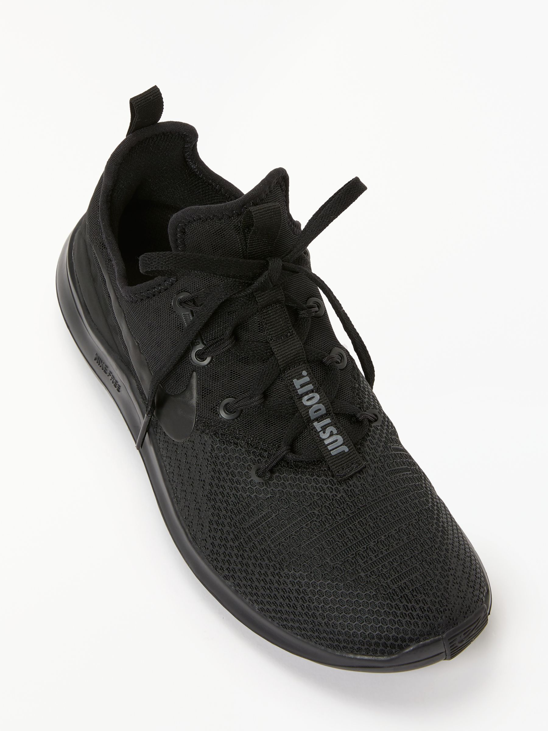 all black nike workout shoes