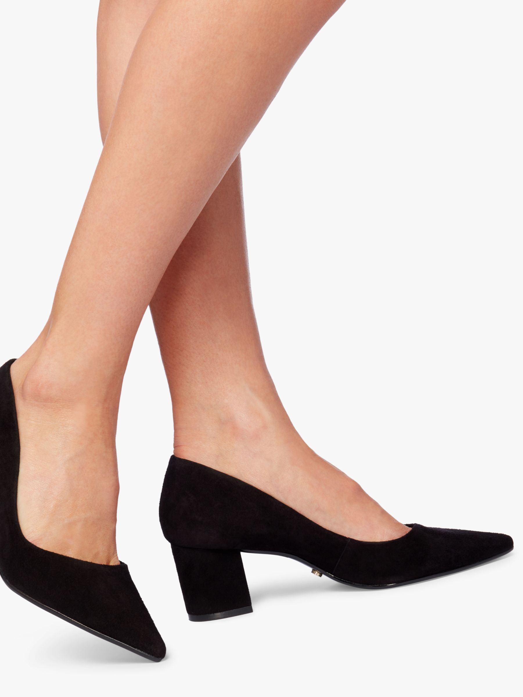 black pointed court shoes