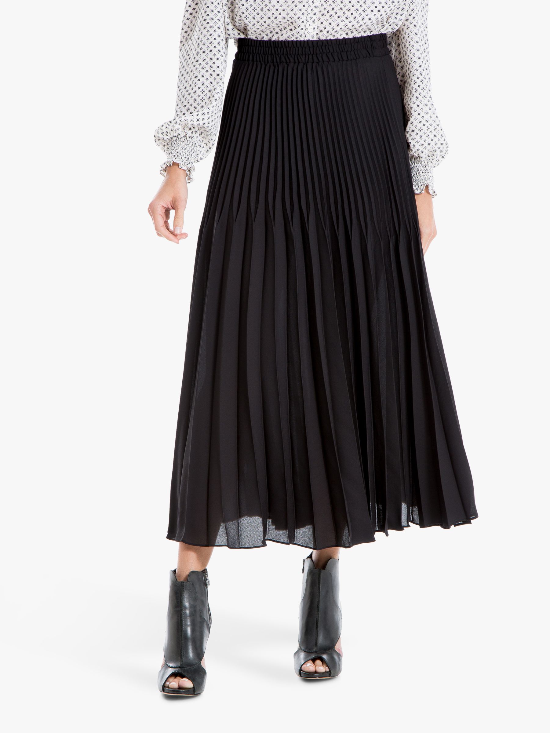 black long pleated skirt
