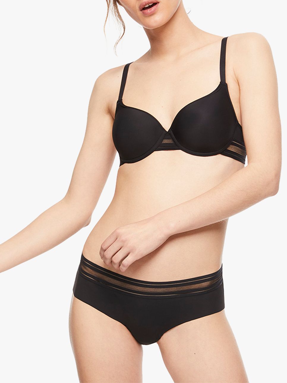 Marks & Spencer Women's Sumptuously Soft Non Wired Padded Full Cup T-Shirt  Bra, Black Mix, 32C : : Clothing, Shoes & Accessories