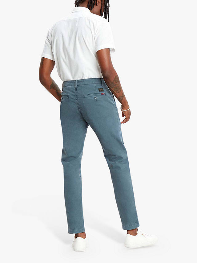 Descubrimiento Hacer Existe Levi's Slim Tapered II Chinos