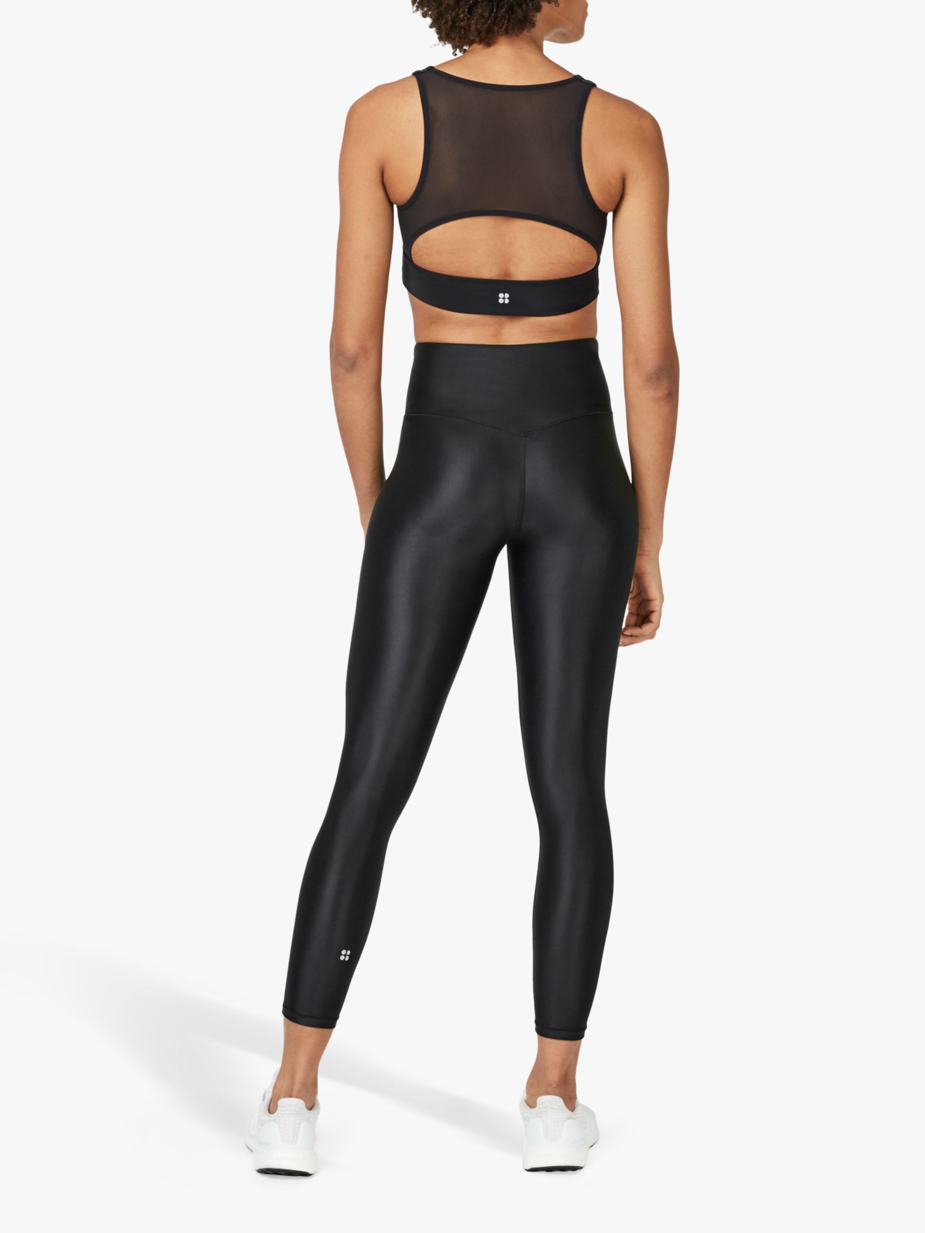 Who manufactures Gymshark and similar branded leggings or workout clothes?  - Quora