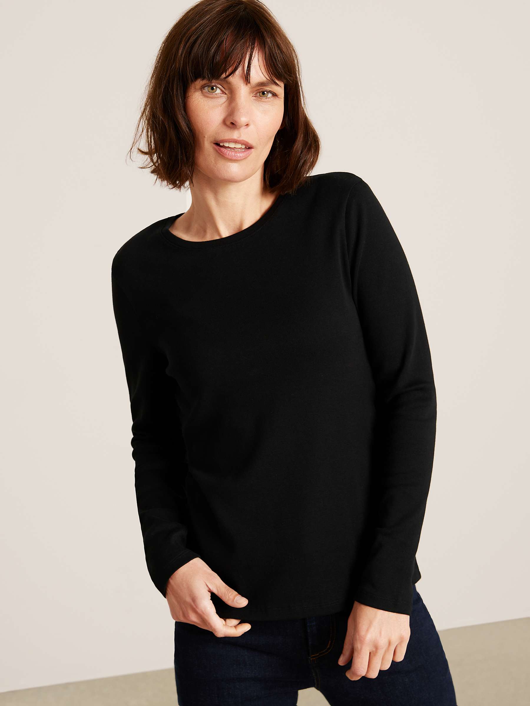 8pm Crew-neck Long-sleeve T-shirt in Black Womens Clothing Tops Long-sleeved tops 