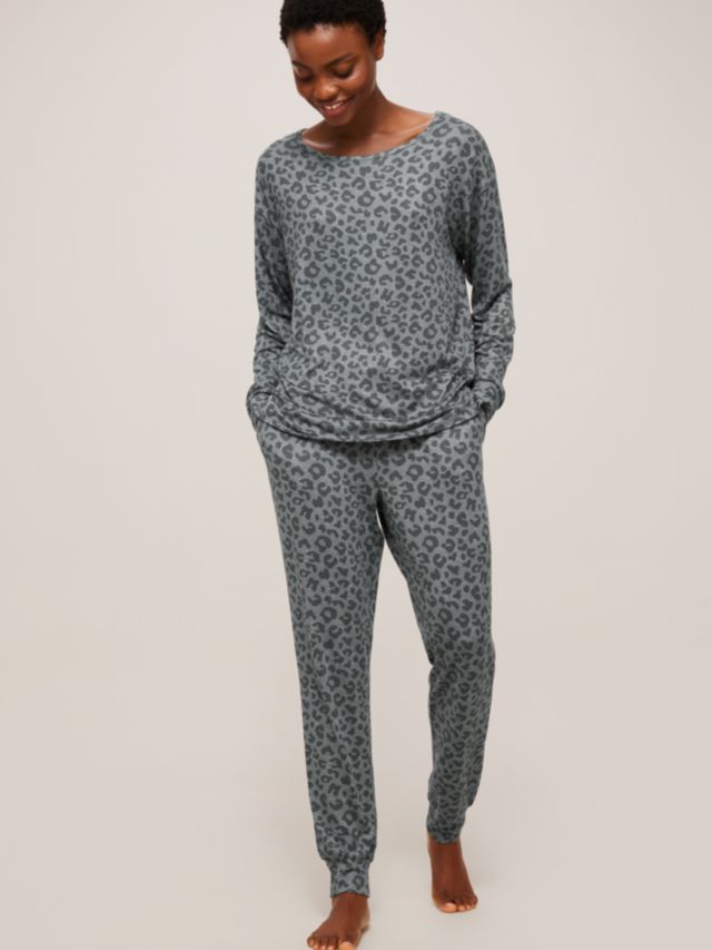 Animal print best sale womens pyjamas