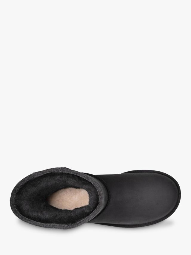 Short black leather on sale uggs