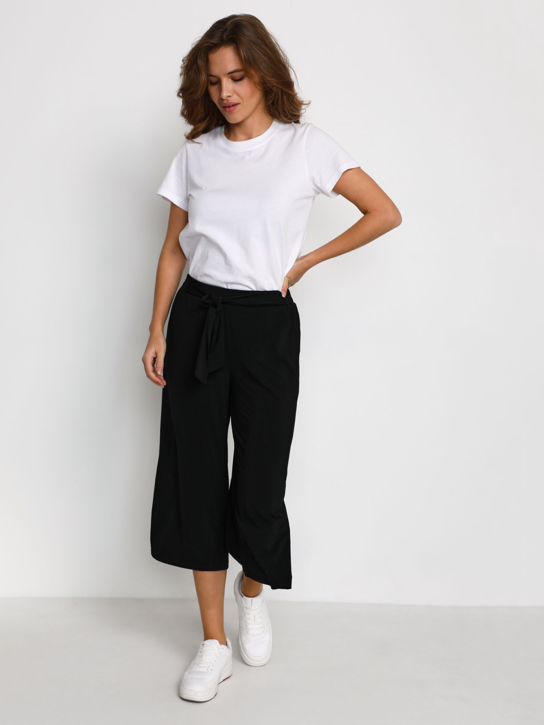 Cropped wide leg trousers