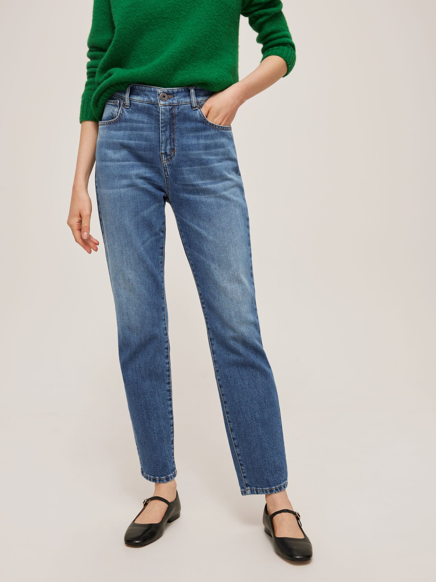Damen Bekleidung Jeans Jeans mit gerader Passform Weekend by Maxmara Baumwolle Boyfriend-jeans Aus Baumwolldenim ago in Weiß 