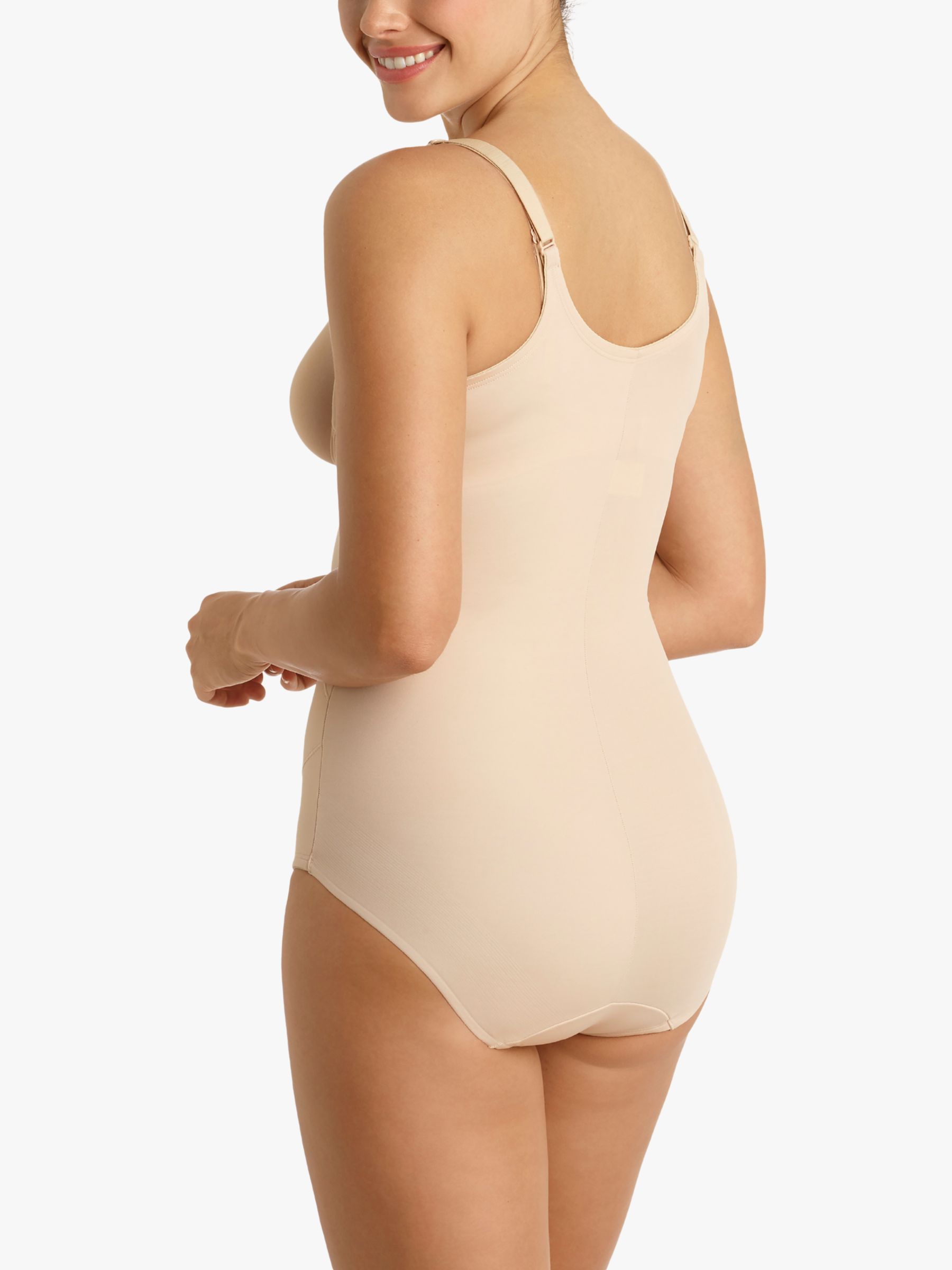 8 Best Spanx For Back Fat (Reviewed 2023)