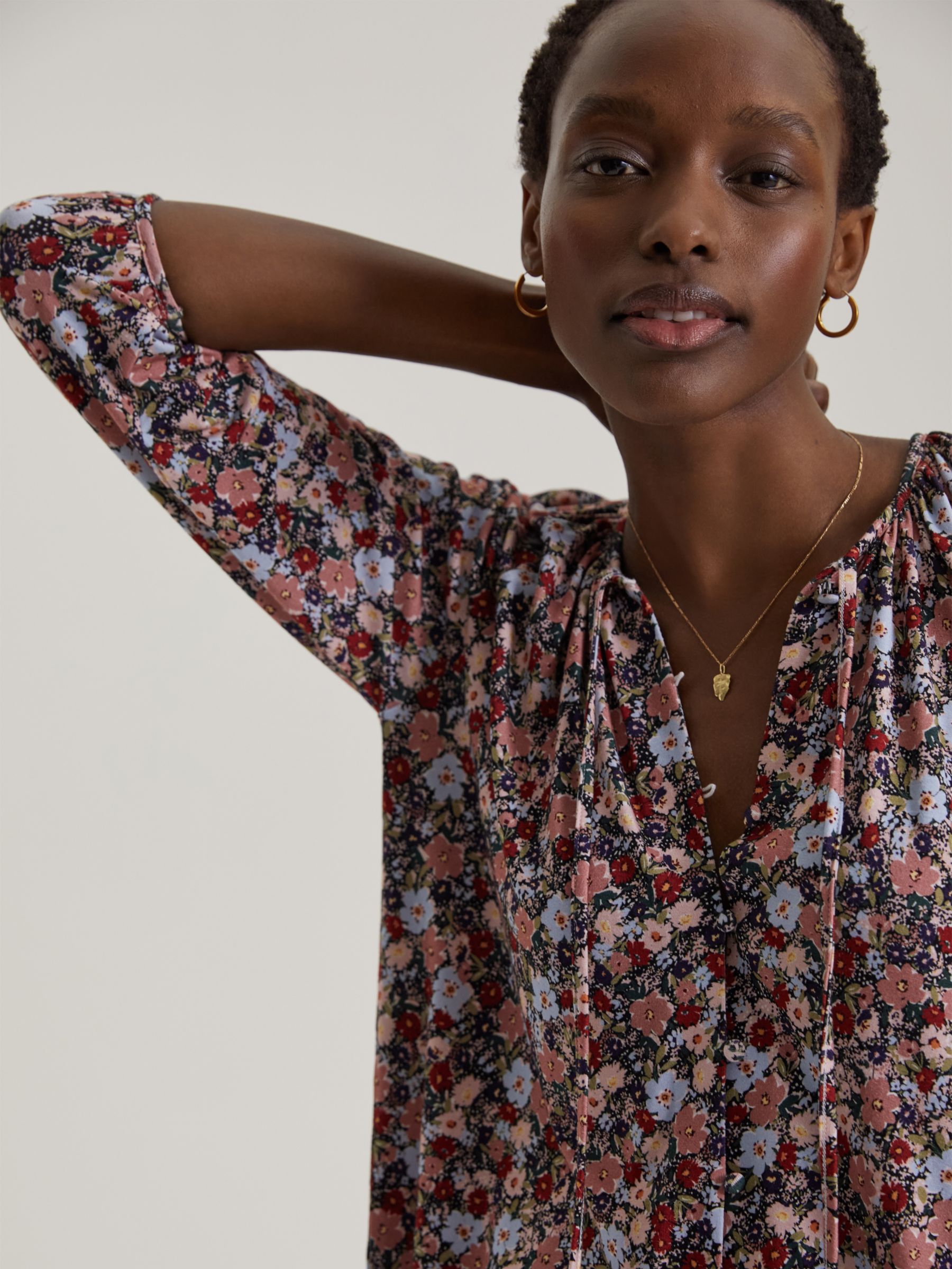 H&m floral outlet blouse