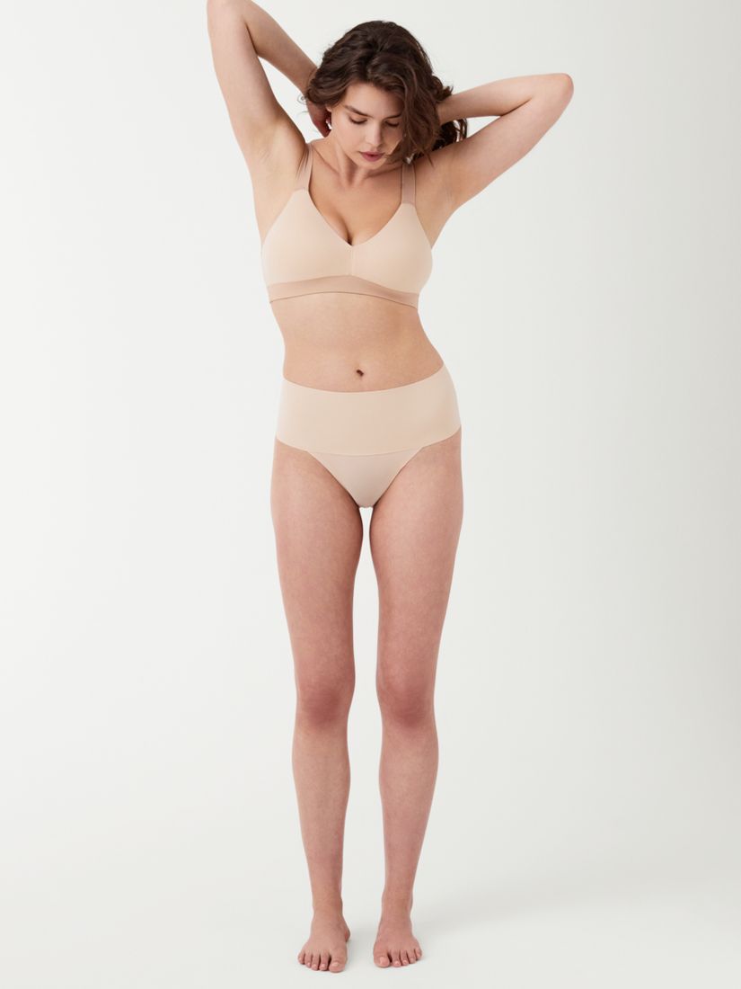 Spanx Cotton Comfort Thong White XS - Regular : : Clothing, Shoes  & Accessories