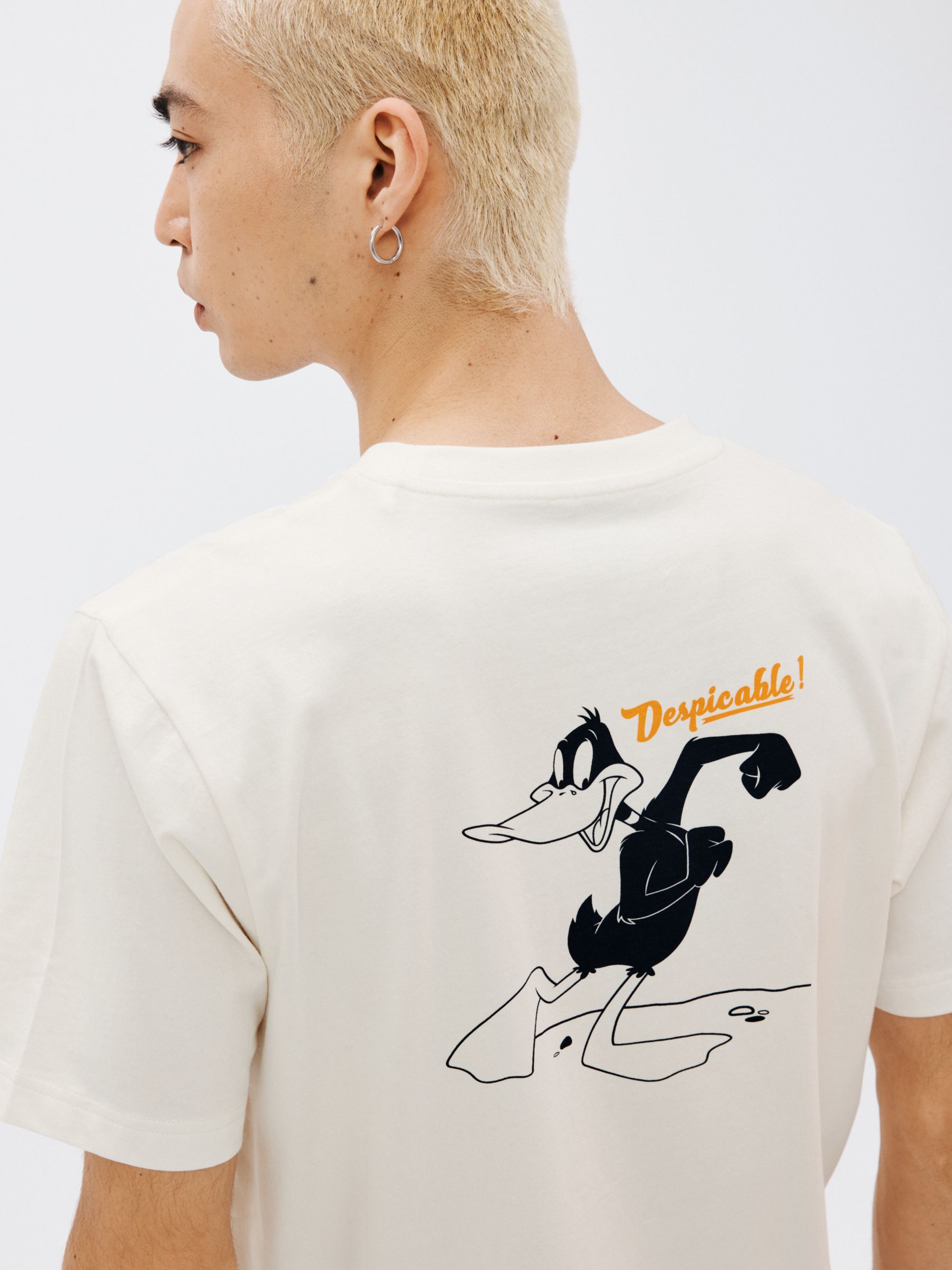 Men's Looney Tunes Daffy Duck T-Shirt in White - Size XL