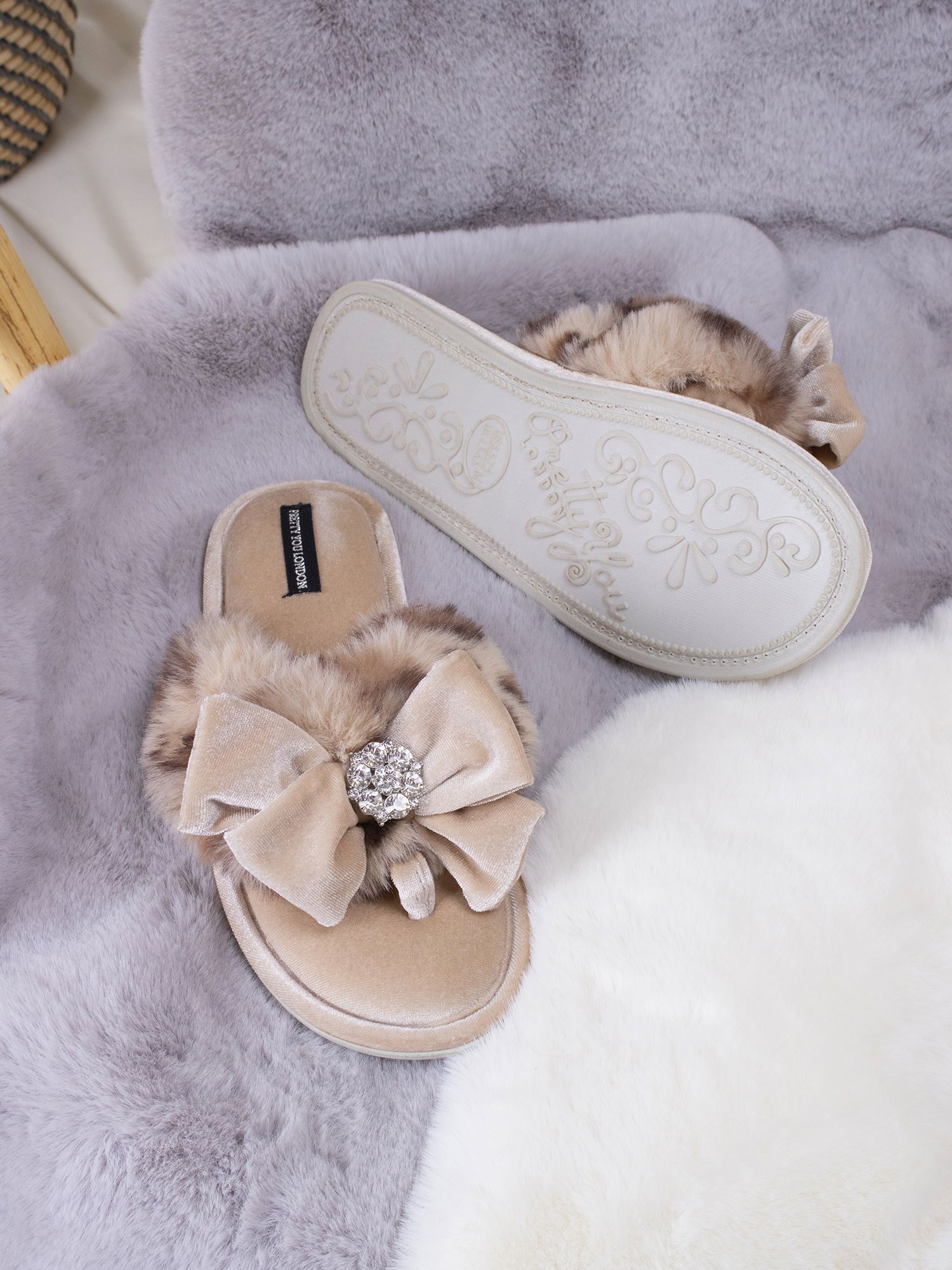 Womens Pink Toe Post Slippers Amelie Toe Post from Pretty You London –  Pretty You London US