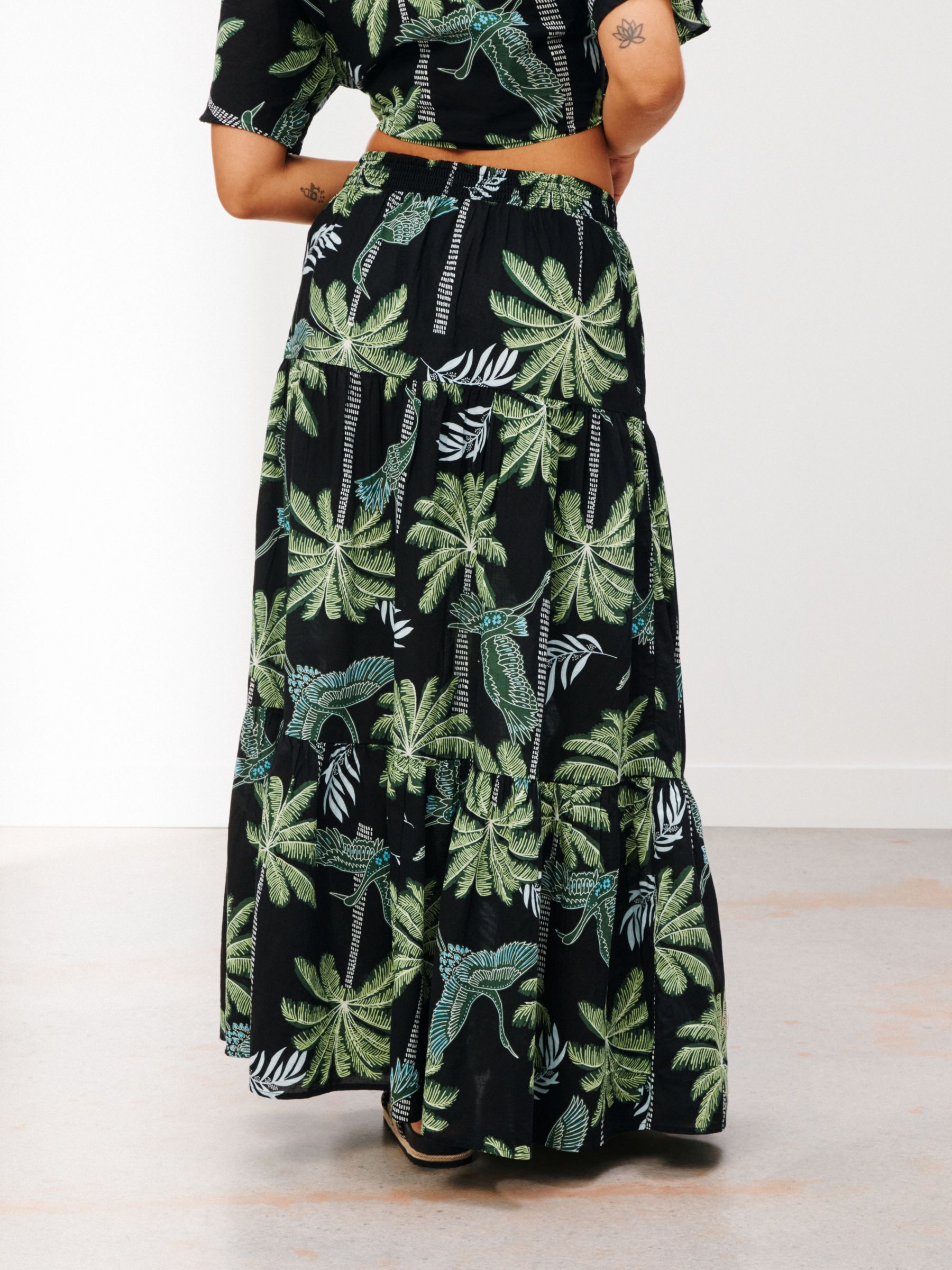 iiort】Maxi Skirt Black | ladesom.com.br