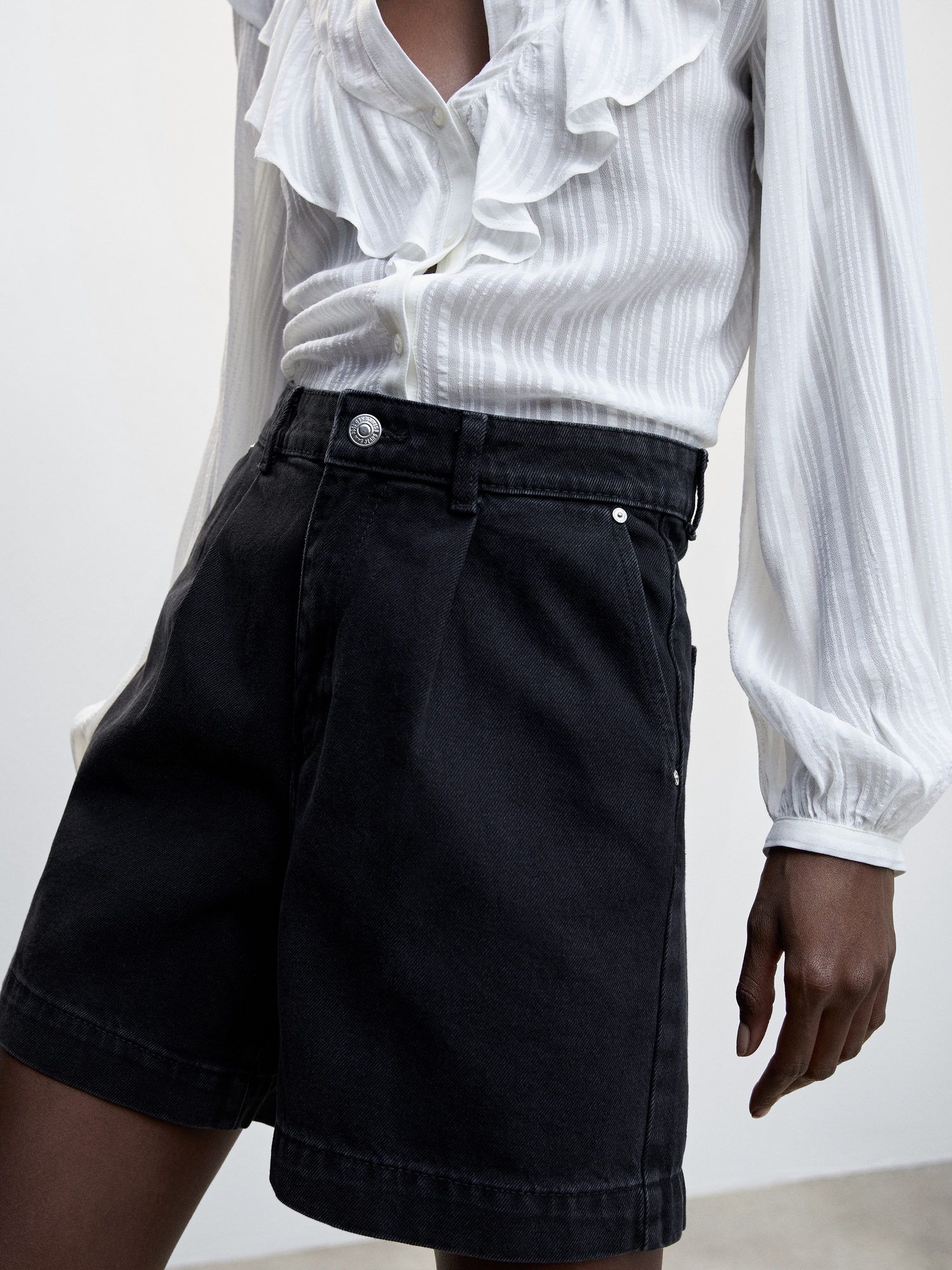 Zara - Paperbag Waist Denim Shorts - Light Blue - Unisex