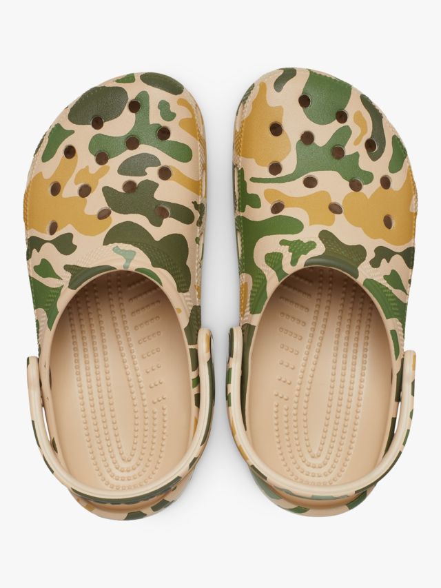 Crocs camo clearance clogs