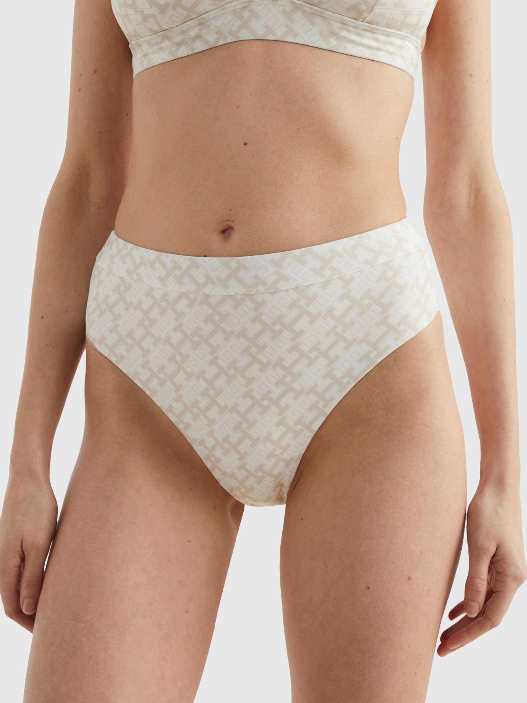 Kris Seamless Moderate Coverage High Waisted Bikini Bottoms in Ivory – Shop  Hearts