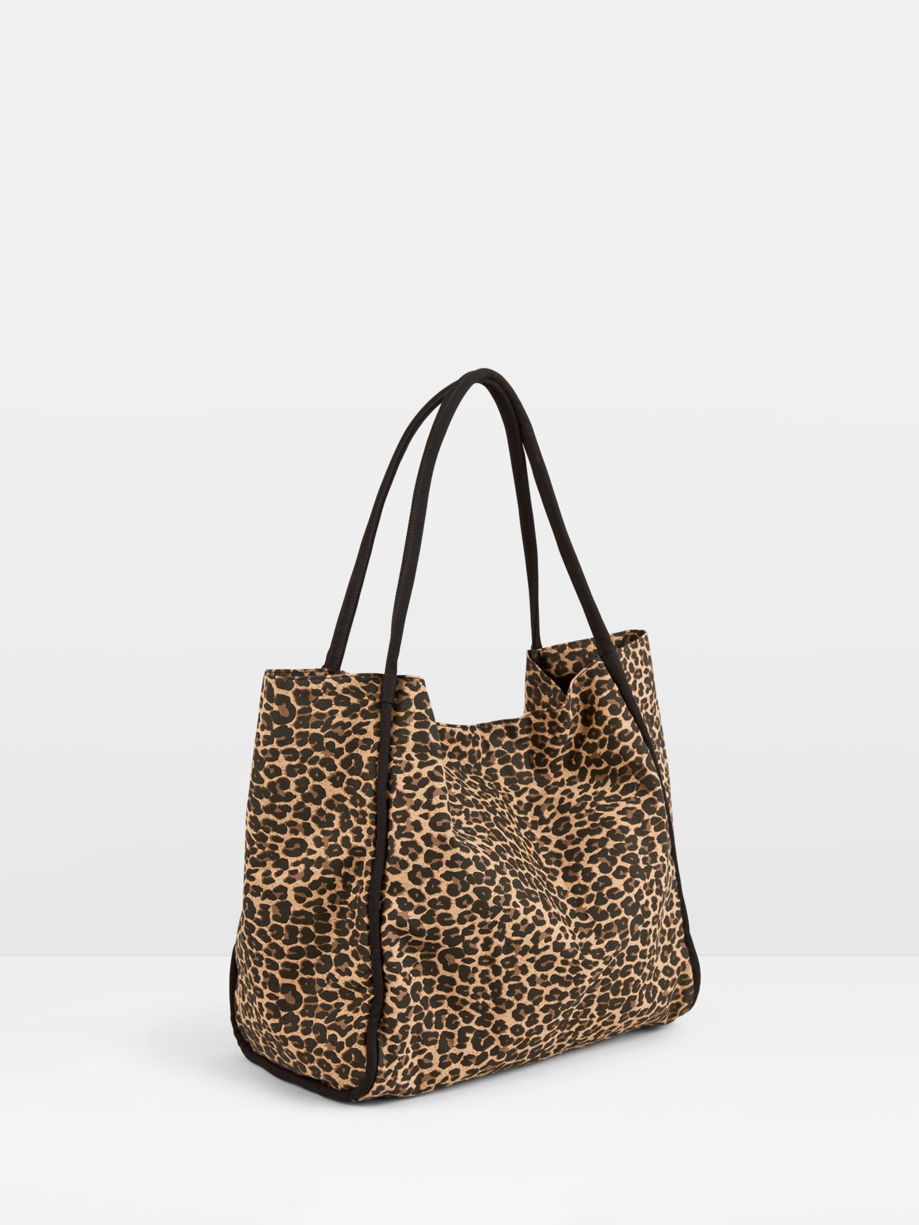Vero Leopard Tote Bag, Leopard