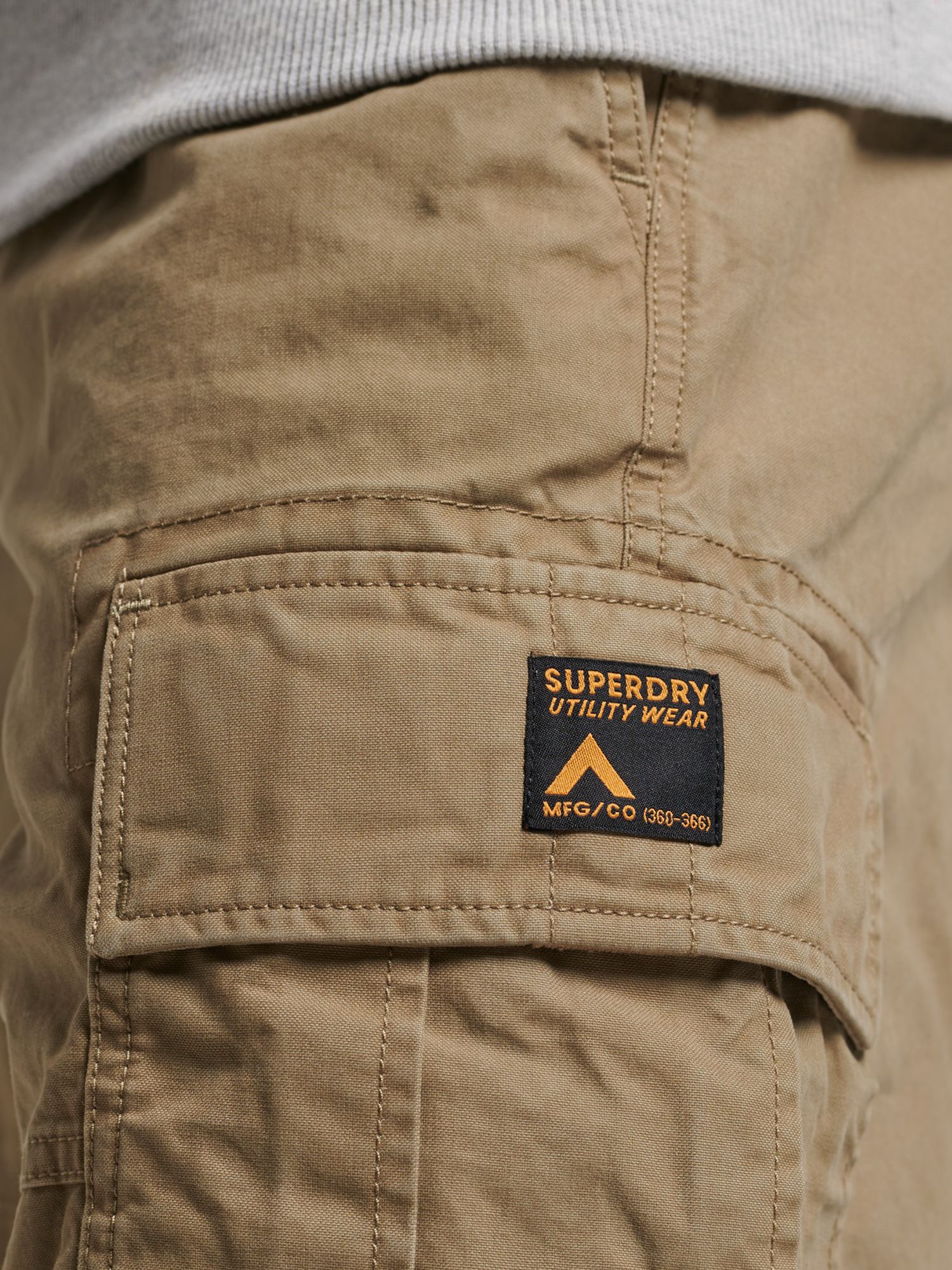 Superdry Heavy Cargo Shorts, Dress Beige, 36R