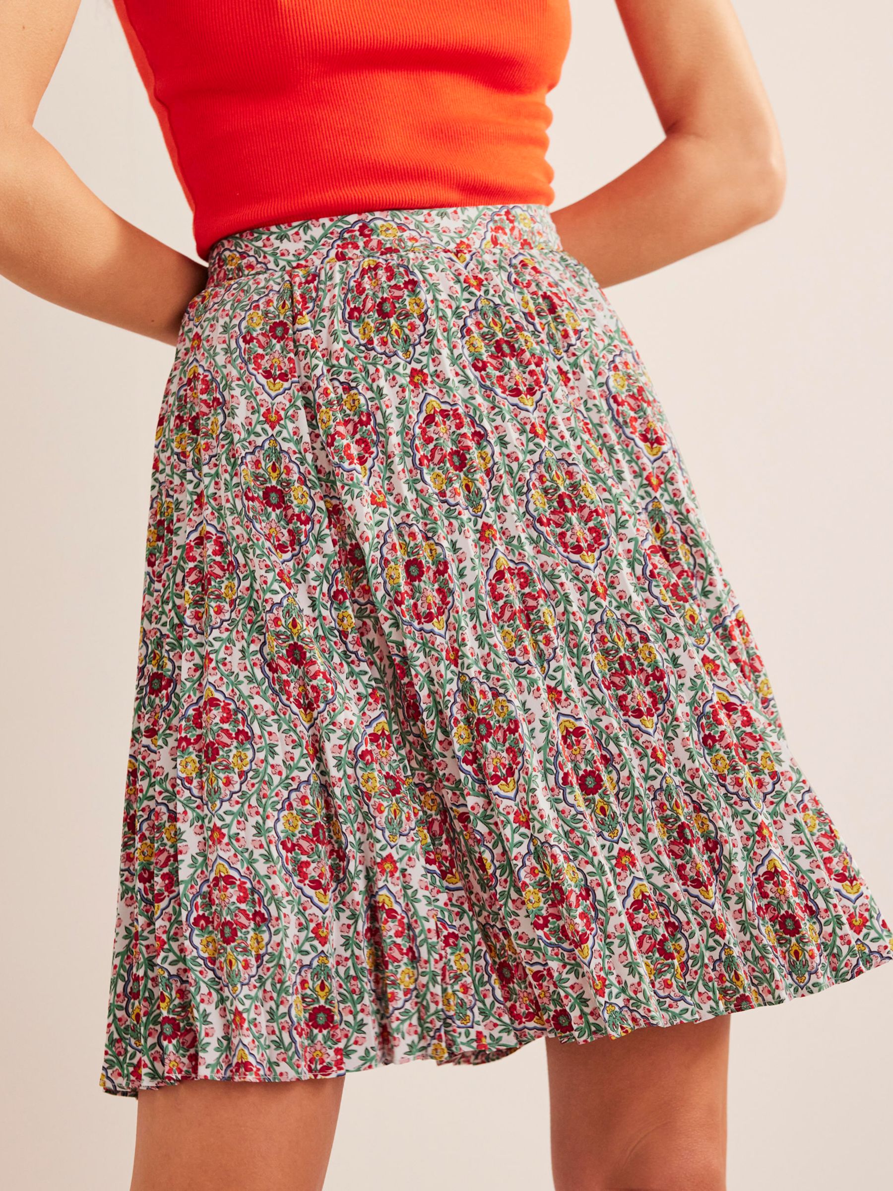 Boden Vine Terrace Mini Pleated Linen Skirt, Multi at John Lewis & Partners