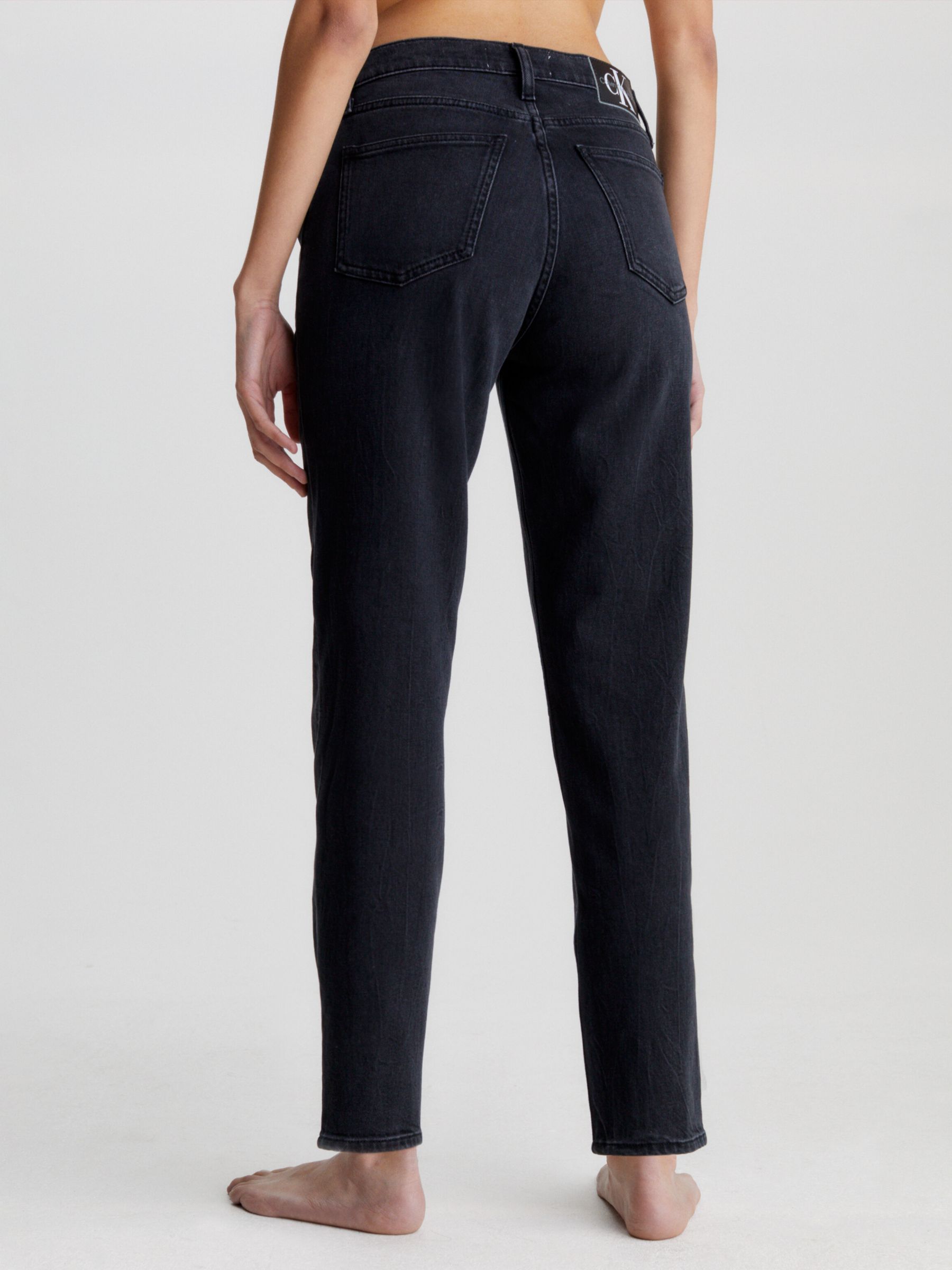 Calvin Klein Plain Mom Jeans, Denim Black, 25