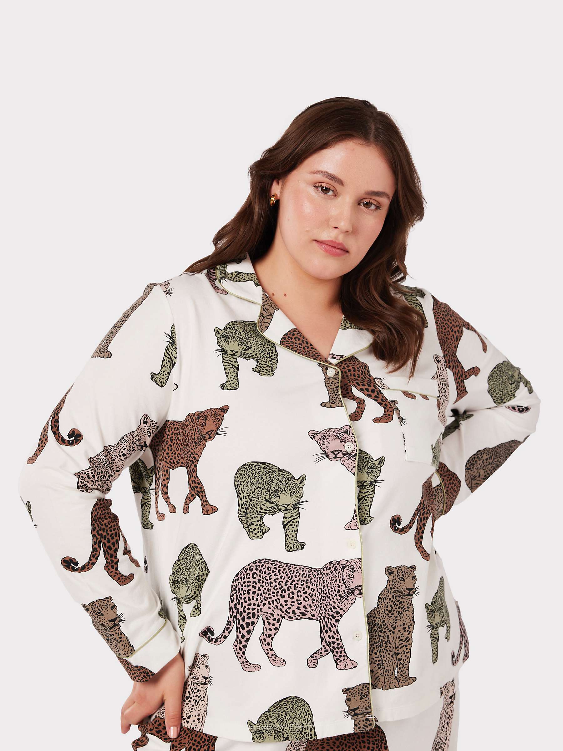 Chelsea Peers Curve Organic Cotton Leopard Print Long Pyjamas, Off ...
