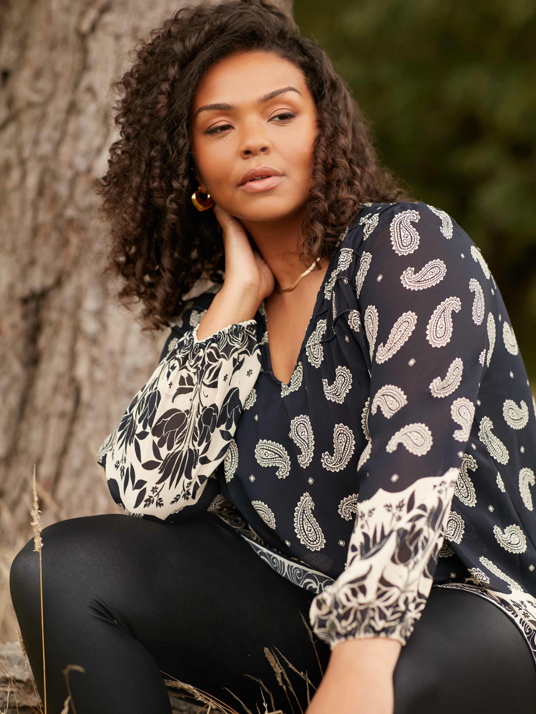 Live Unlimited Curve Monochrome Paisley Blouse, Black