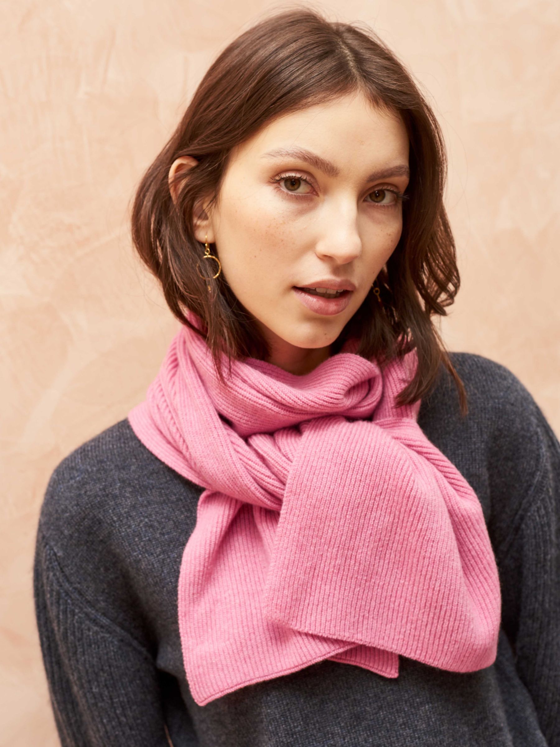 Cashmere scarf Louis Vuitton Pink in Cashmere - 28537405