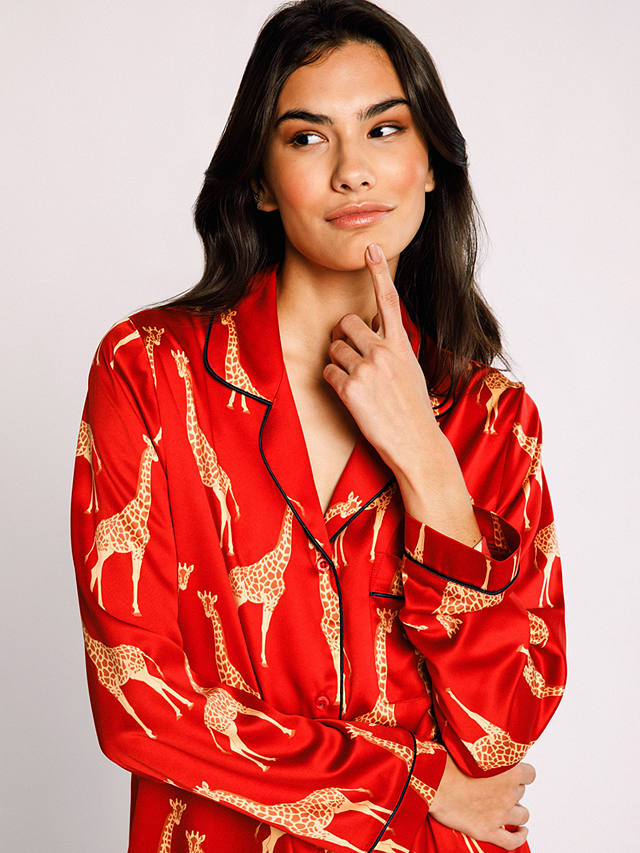 Chelsea Peers Giraffe Satin Long Shirt Pyjama Set, Red