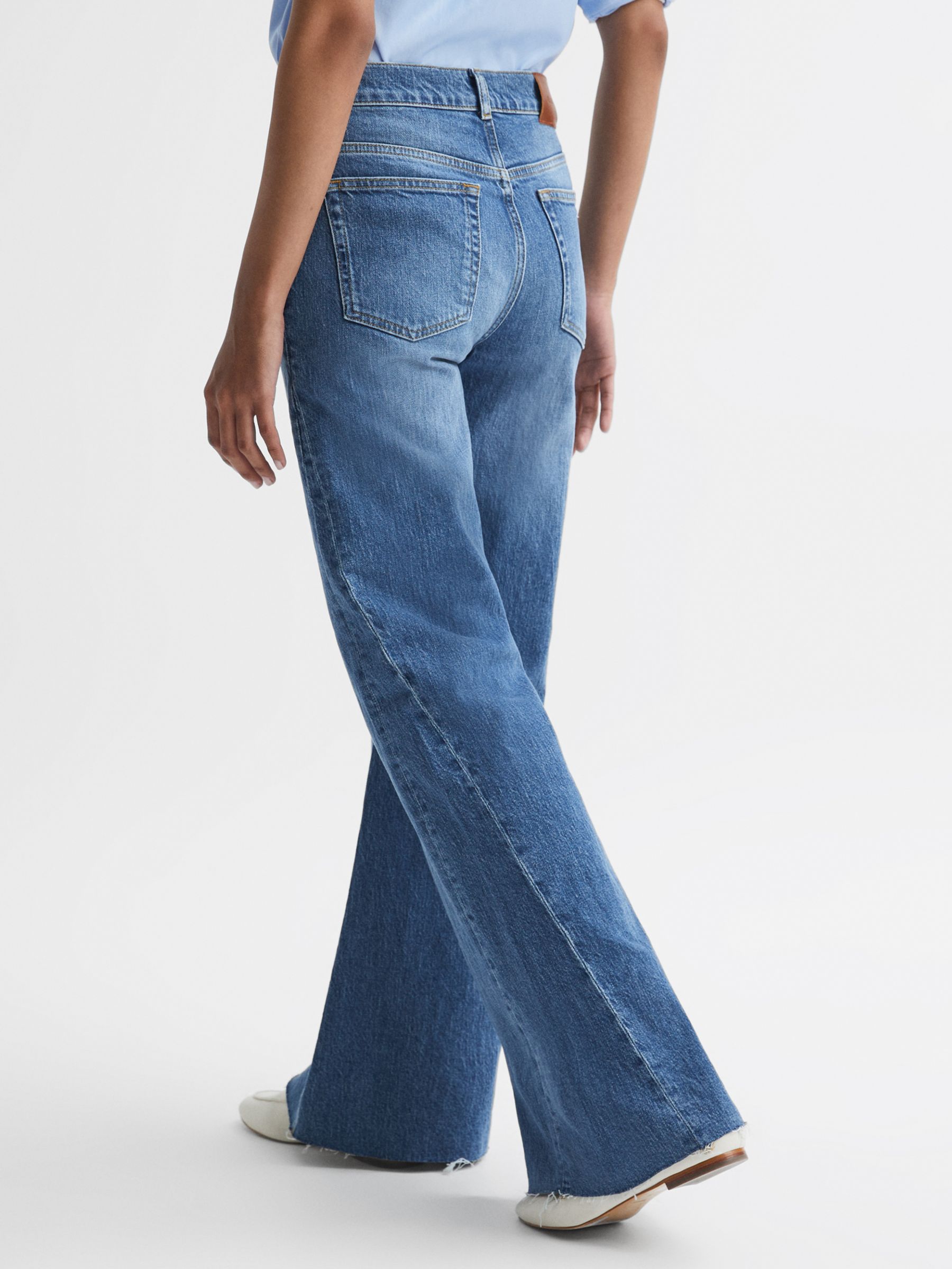 Reiss Calla Mid Rise Wide Leg Jeans, Mid Blue, 25