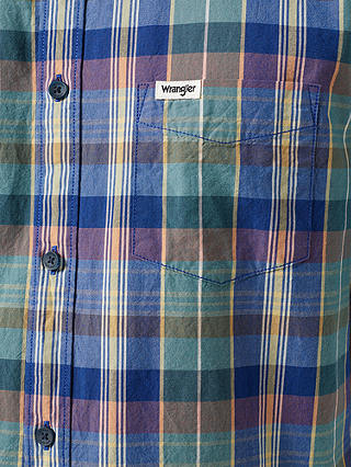 Wrangler Short Sleeve One Pocket Shirt, Blue Madaras