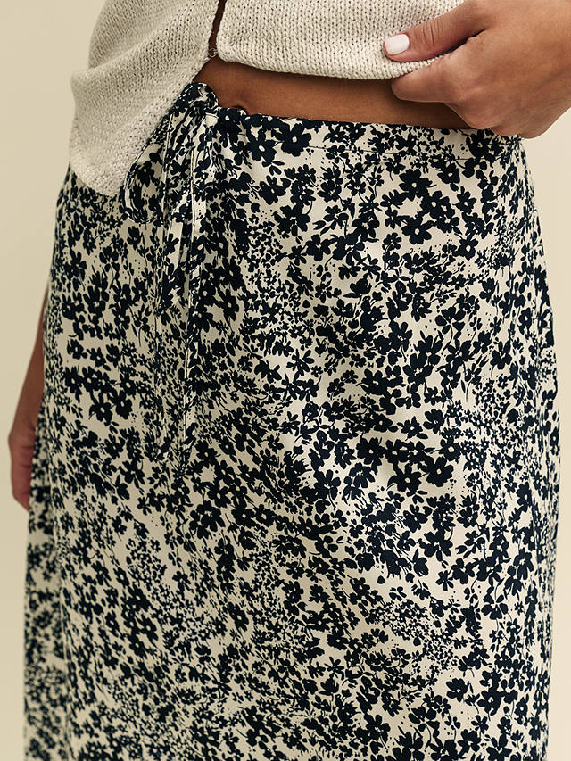 Nobody's Child Petite Monie Leopard Ditsy Print Midaxi Skirt, Black/Multi